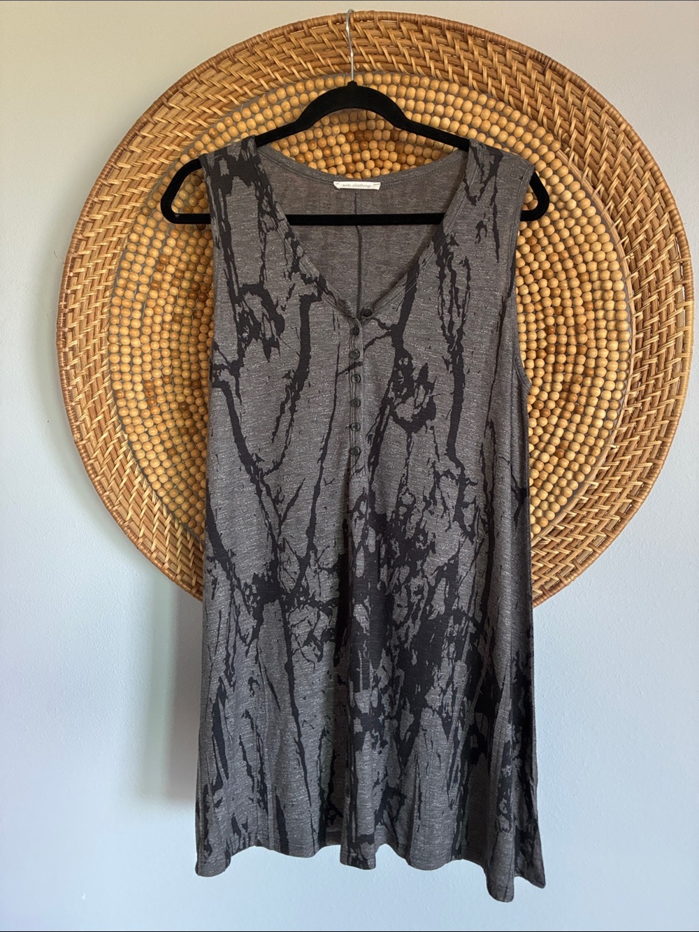 Women's Gray Marble-Print Sleeveless Tunic